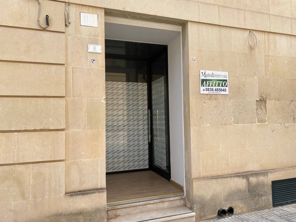 negozio in affitto a Maglie
