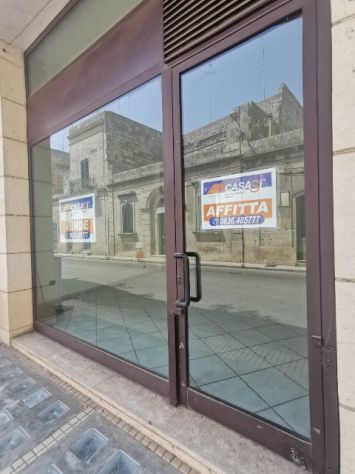 locale commerciale in affitto a Maglie