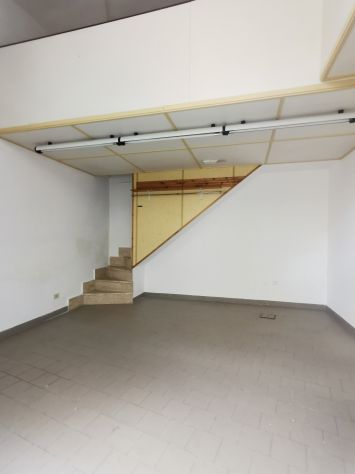 locale commerciale in affitto a Maglie