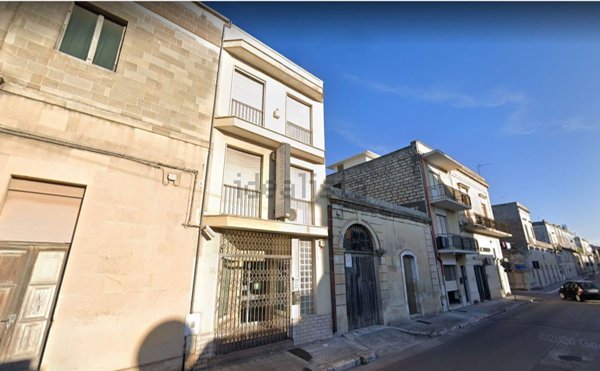 locale commerciale in affitto a Maglie