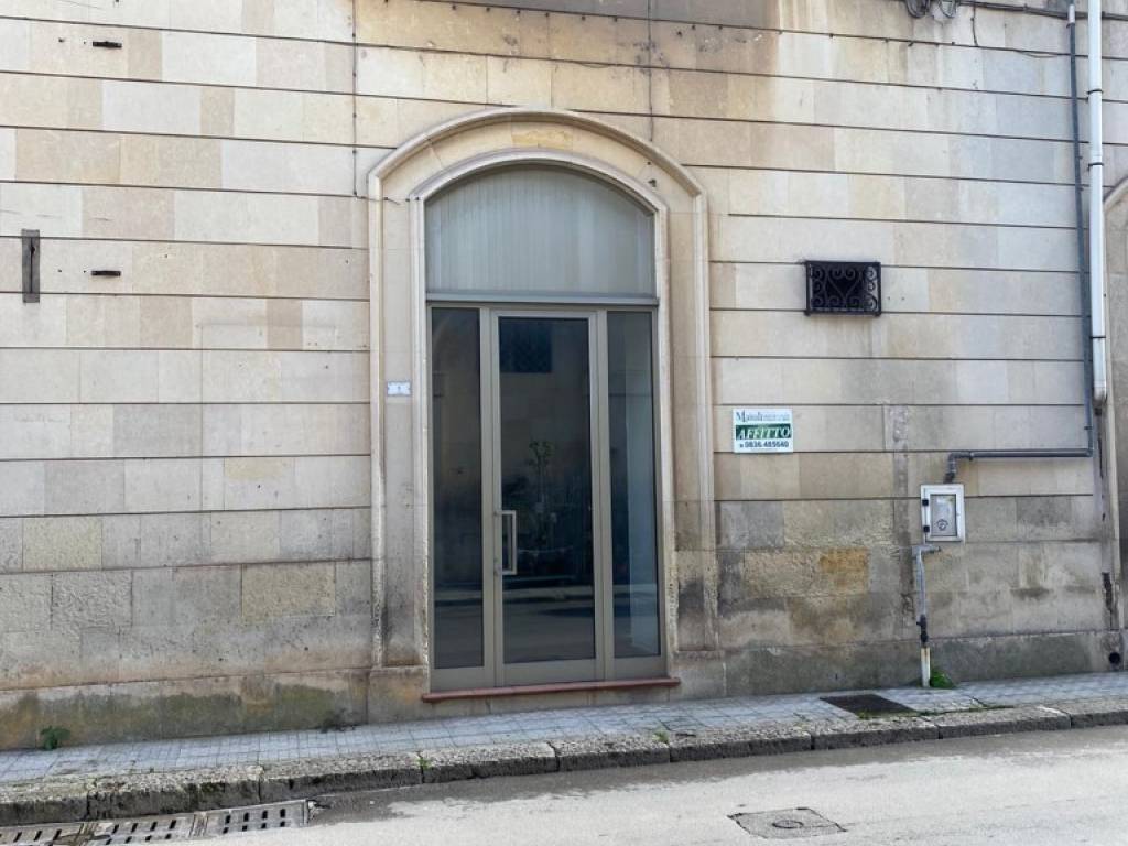 negozio in affitto a Maglie