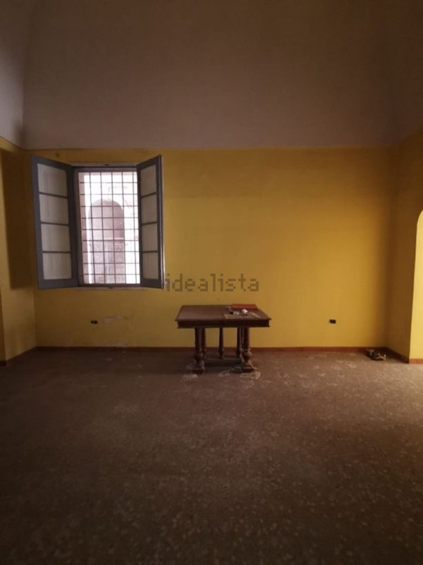 locale commerciale in affitto a Maglie
