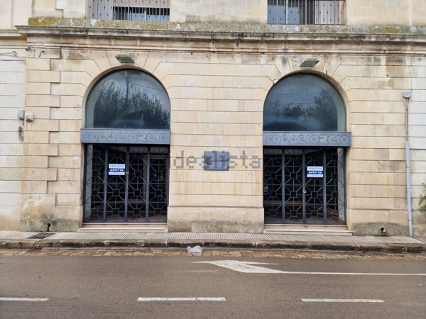 locale commerciale in affitto a Maglie