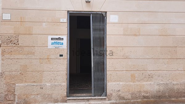 locale commerciale in affitto a Maglie