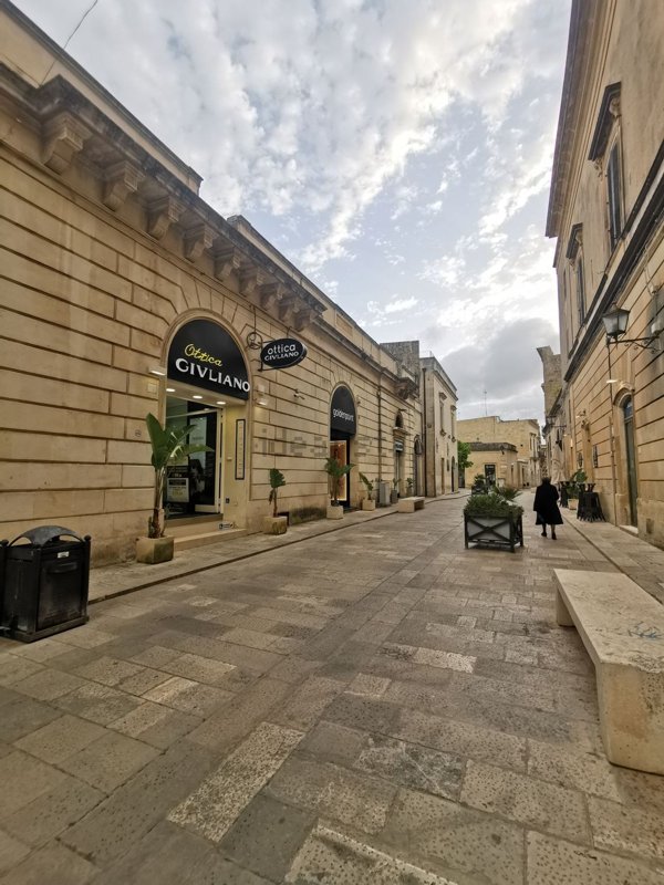 locale commerciale in affitto a Maglie