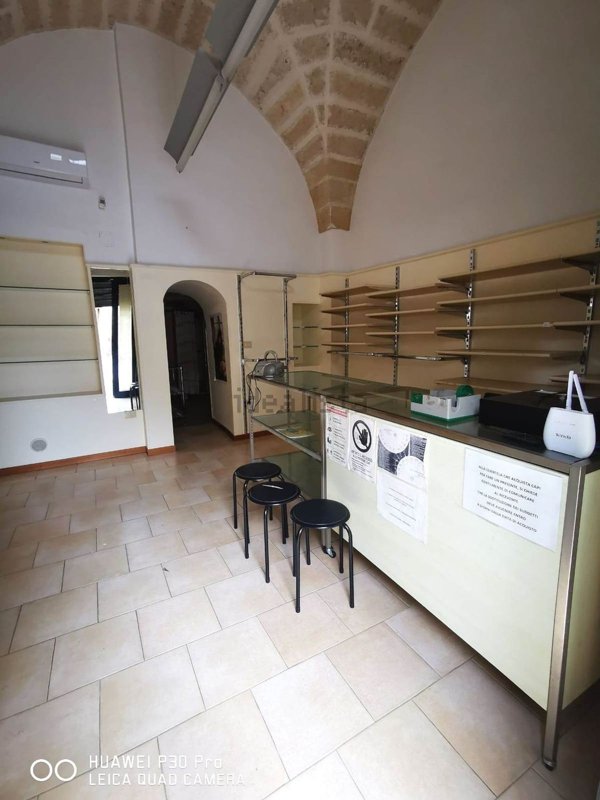 locale commerciale in affitto a Maglie