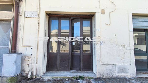 locale commerciale in affitto a Maglie