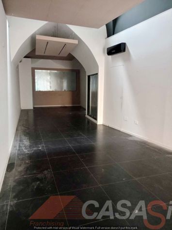 locale commerciale in affitto a Maglie