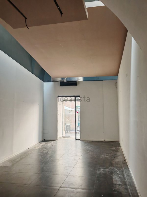 locale commerciale in affitto a Maglie