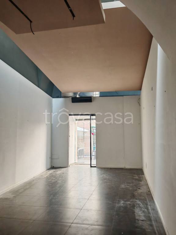 negozio in affitto a Maglie