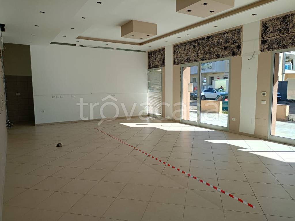 negozio in affitto a Maglie