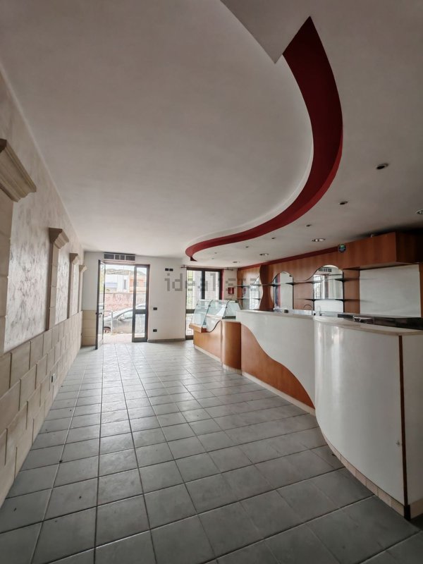 negozio in affitto a Maglie