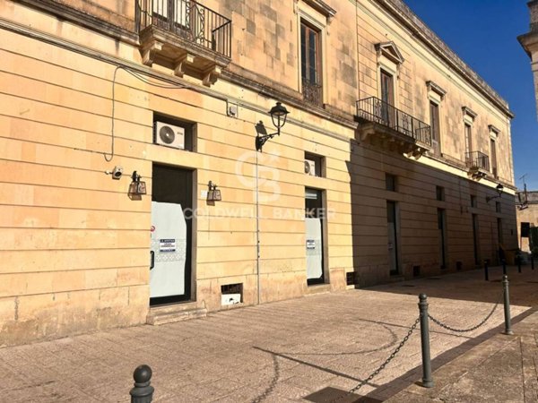 negozio in affitto a Maglie