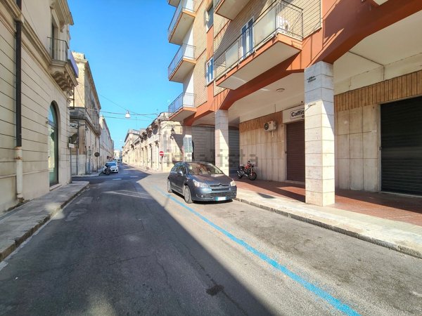locale commerciale in affitto a Maglie