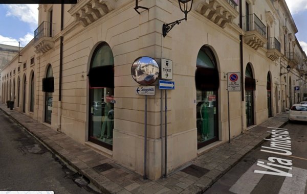 locale commerciale in affitto a Maglie