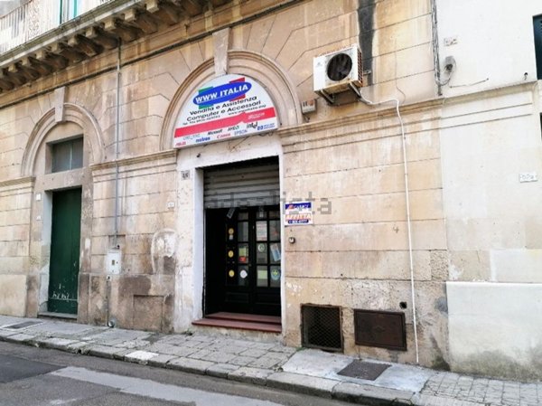 locale commerciale in affitto a Maglie