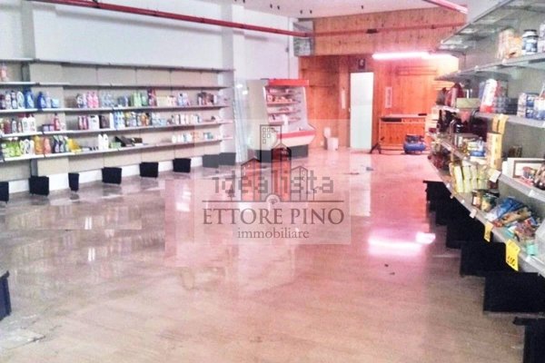 locale commerciale in affitto a Matino