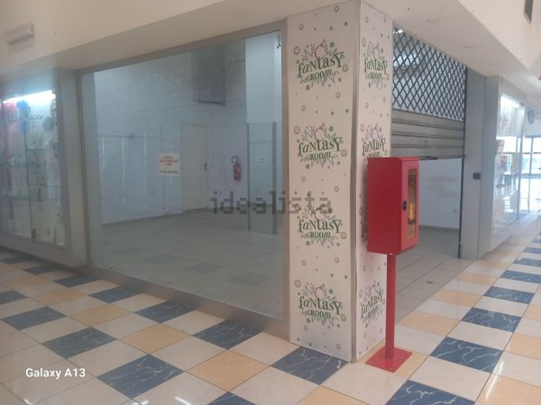 locale commerciale in affitto a Matino