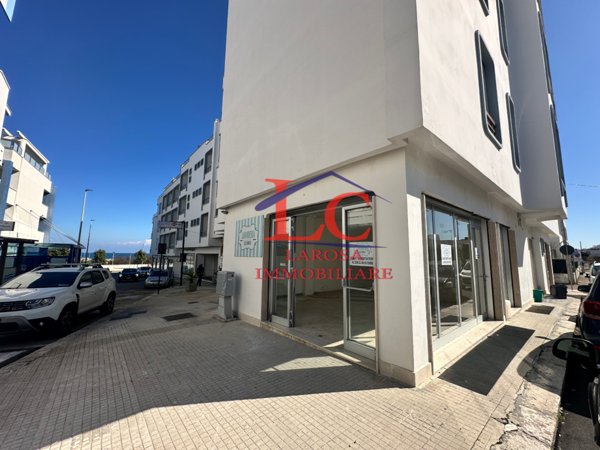 negozio in affitto a Melendugno in zona San Foca