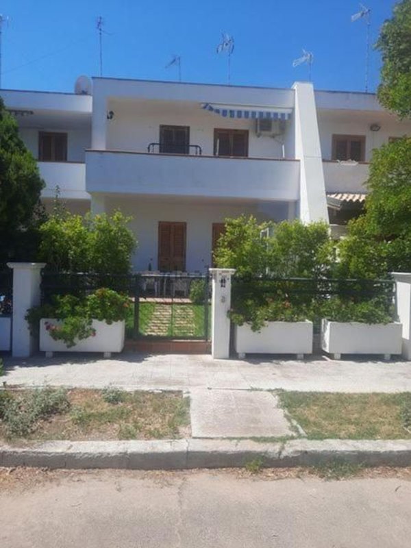 appartamento in affitto a Melendugno in zona Torre Saracena