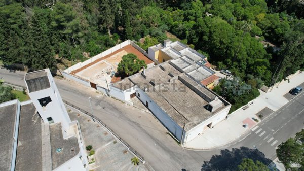 locale commerciale in affitto a Monteroni di Lecce
