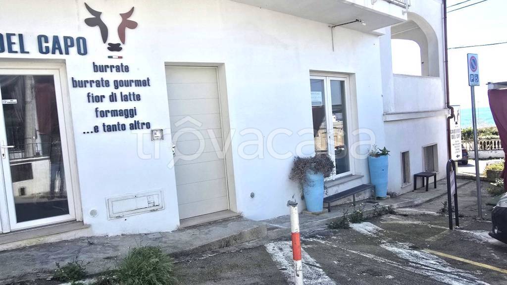 negozio in affitto a Morciano di Leuca in zona Marina di Torre Vado