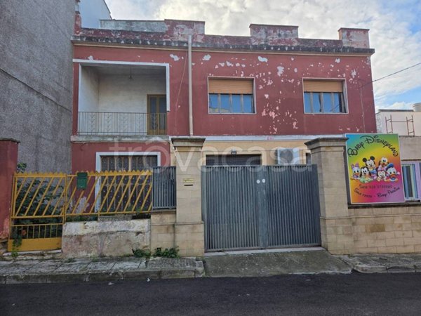 negozio in affitto a Parabita