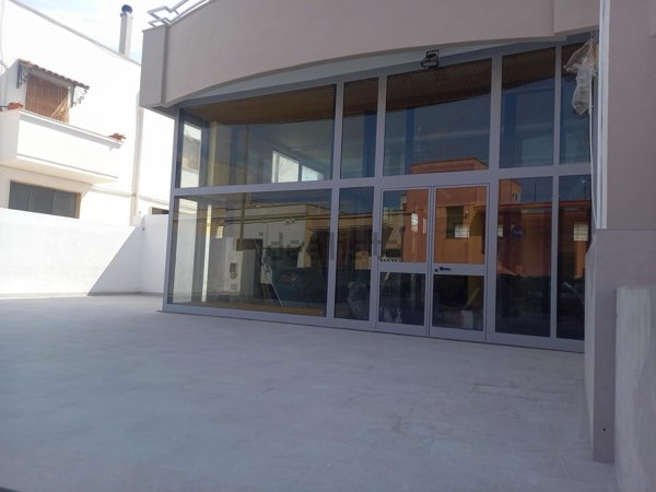 locale commerciale in affitto a Ruffano