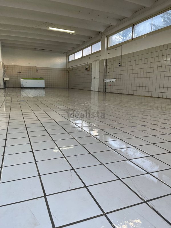 locale commerciale in affitto a Ruffano