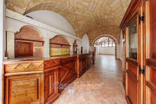 locale commerciale in affitto a Ruffano