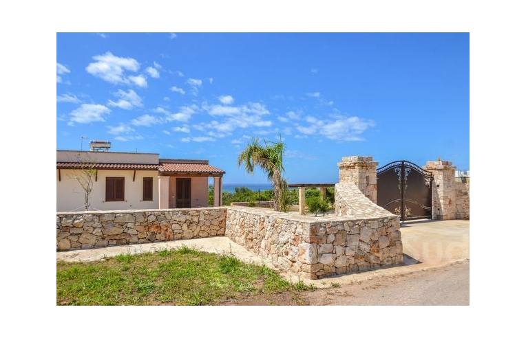 casa indipendente in affitto a Salve in zona Torre Pali