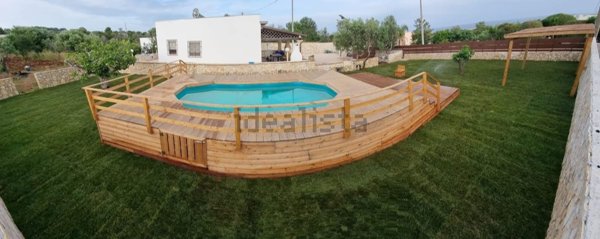 casa indipendente in affitto a Salve in zona Torre Pali