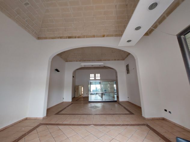 locale commerciale in affitto a Scorrano