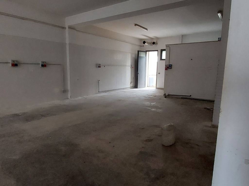 negozio in affitto a Scorrano