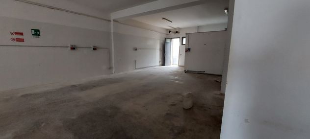 locale commerciale in affitto a Scorrano