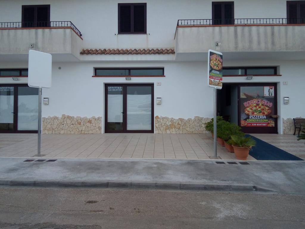 locale commerciale in affitto a Specchia