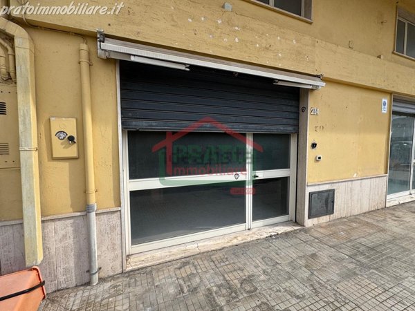 locale commerciale in affitto a Squinzano
