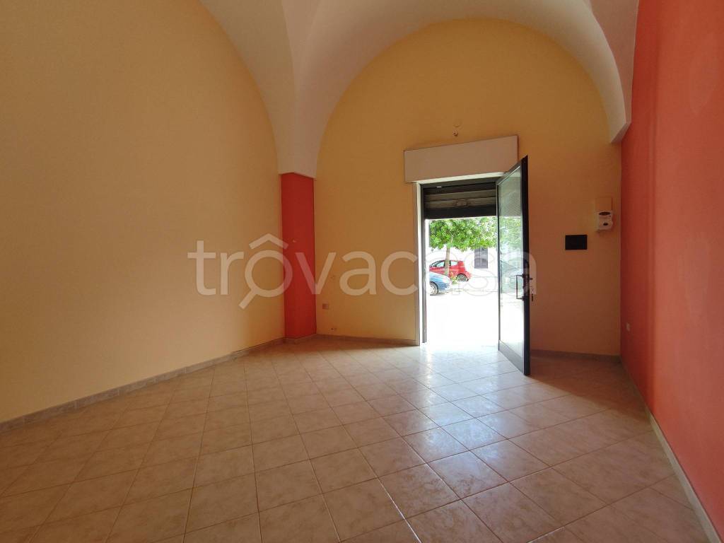 negozio in affitto a Surbo