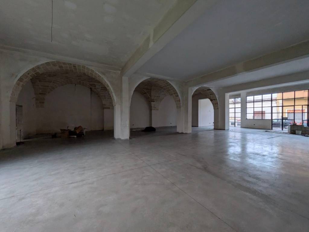 negozio in affitto a Surbo