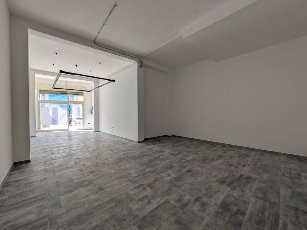 negozio in affitto a Surbo