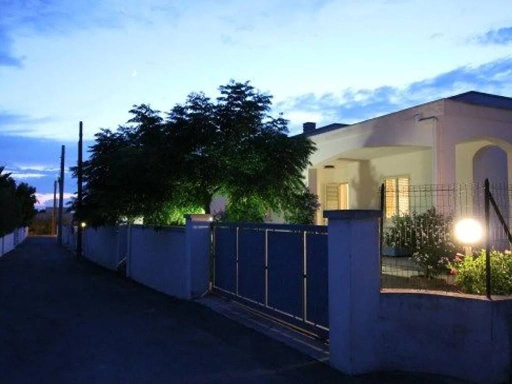 casa indipendente in affitto a Taviano in zona Marina di Mancaversa