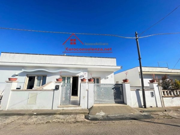appartamento in affitto a Taviano in zona Marina di Mancaversa