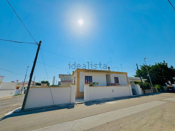 appartamento in affitto a Taviano in zona Marina di Mancaversa