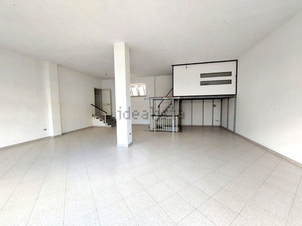 locale commerciale in affitto a Tricase