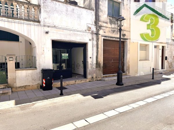 locale commerciale in affitto a Tricase