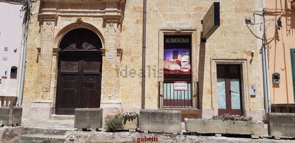 locale commerciale in affitto a Tricase