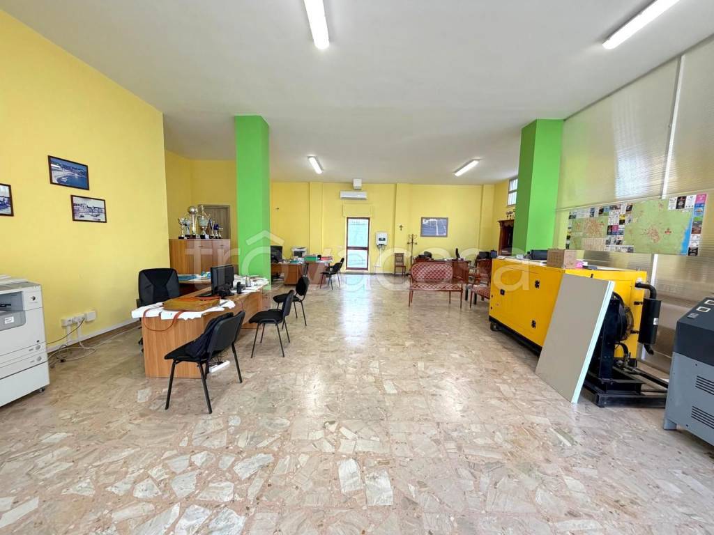 negozio in affitto a Tricase