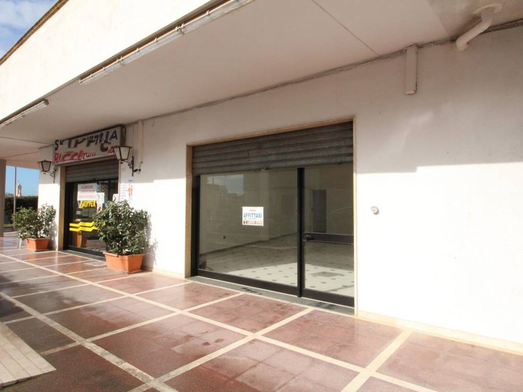 negozio in affitto a Tuglie