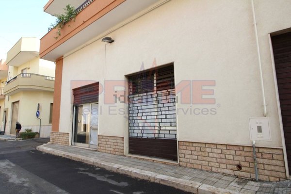 locale commerciale in affitto a Tuglie