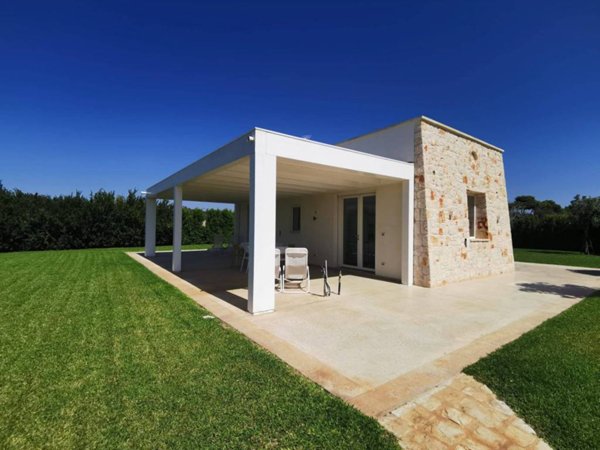 casa indipendente in affitto ad Ugento in zona Torre San Giovanni